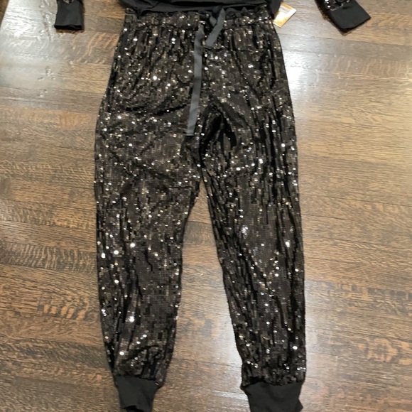 COPY - Sequin jump suit - Picture 2 of 6